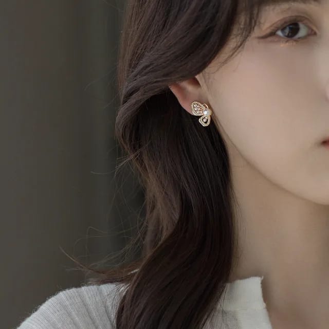 Pearl Butterfly Earrings – Elegant Gold-Tone Studs