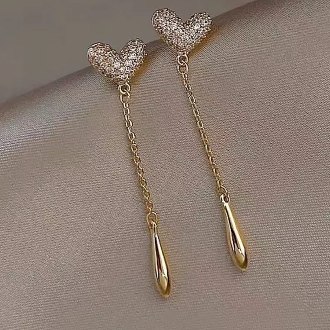 Sparkling Heart Drop Earrings – Elegant Long Chain Design