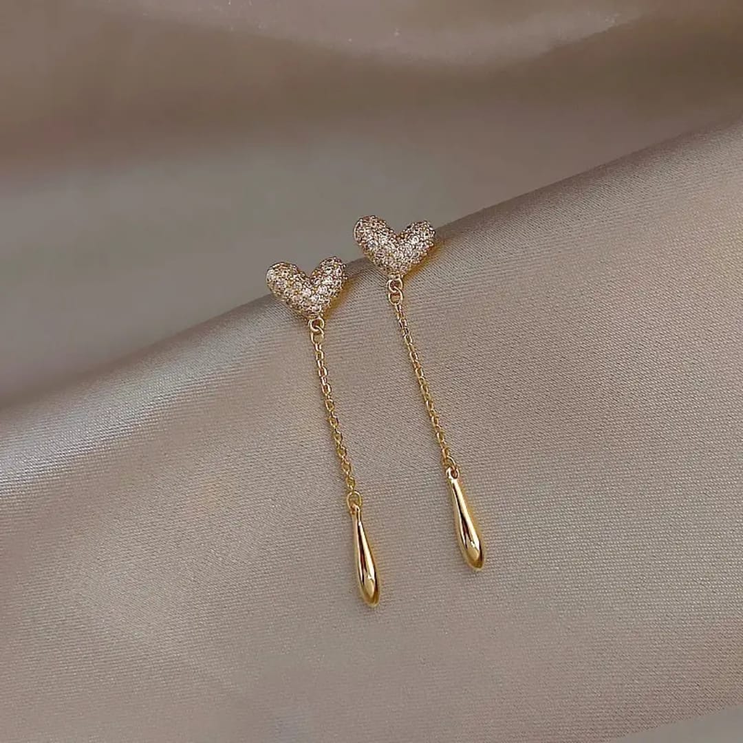 Sparkling Heart Drop Earrings – Elegant Long Chain Design
